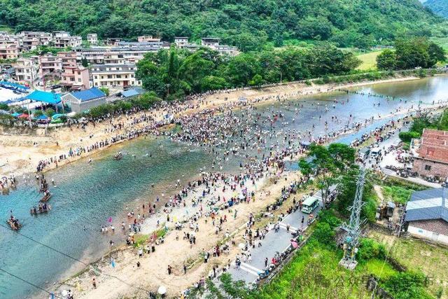 跟着《瑶族舞曲》去旅行，清远连南这场狂欢盛宴嗨翻天