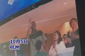 麦迪闪现亚运女篮决赛，昨天看了中国男篮直播，直呼“这球也能输？”图片