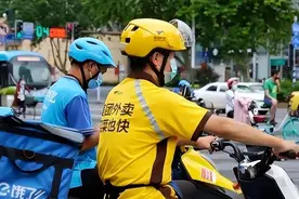 送外卖不再要健康证，为骑手减负的务实之举图片