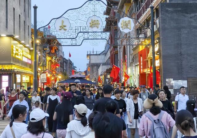 “双节”消费新趋势：文化添彩、赛事引流、县域红火