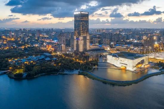 都市天际线下的葡萄藤 是上海马陆镇的混搭美学