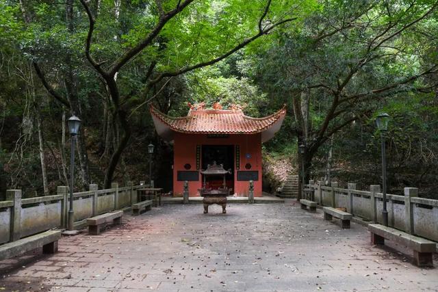山色溪声觅仙踪