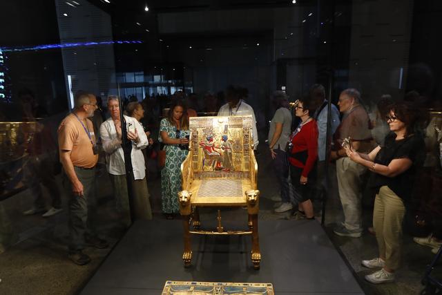 中东行记丨金字塔下，崛起一座新博物馆