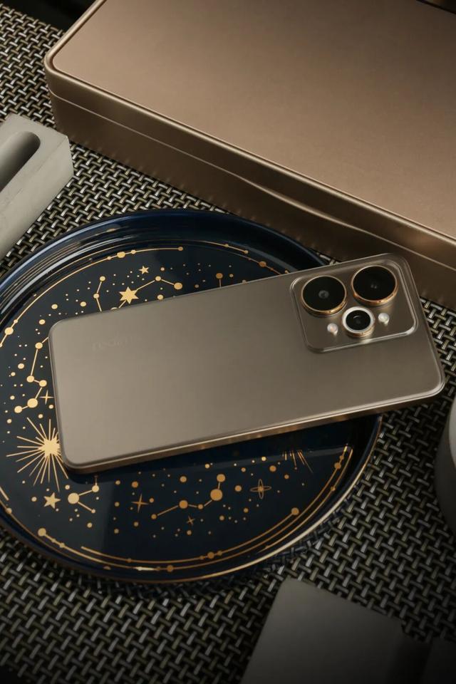无惧暗夜，畅意随拍｜真我15系列评析
