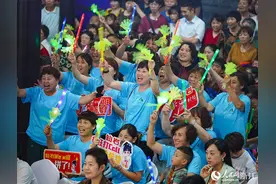 浙江嵊州：乡村越剧唱热古戏台图片