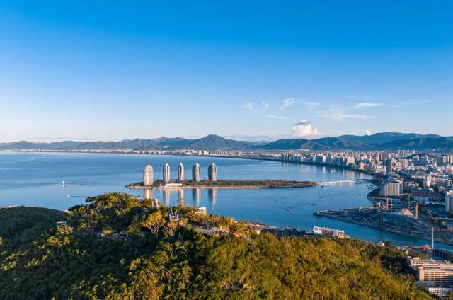 最近的三亚，俄罗斯人快比东北人还多了