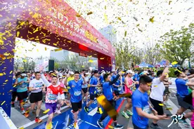 2024首届阳澄湖半程马拉松举行图片