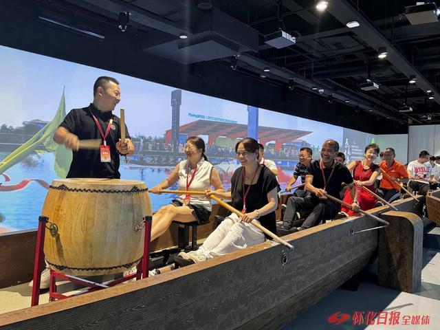 穿行热闹街巷  品味福地怀化 ——“京昆古驿道 智驾雪峰山”自驾游活动次日侧记
