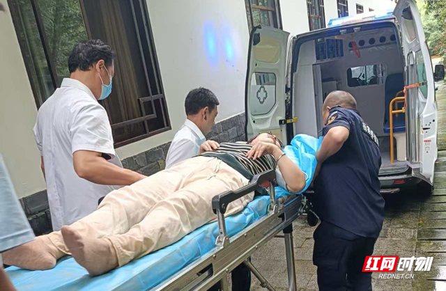 杨家界索道紧急救援突发疾病游客
