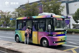 杭州开出一趟无人驾驶公交中巴，潮新闻记者全程体验图片