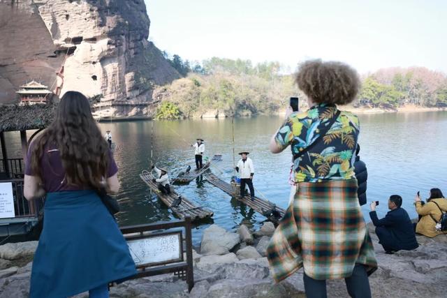 当“古典音符”遇见“丹霞仙境”：德国汉诺威交响乐团今日打卡龙虎山！