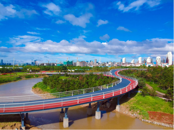 日照山海天：当数字游民遇上28公里海岸线，工作也带着海风滤镜