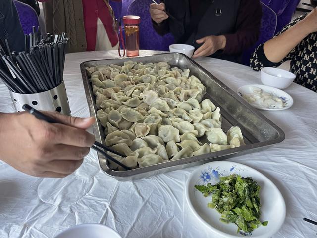 低价一日游套路多：导游“差评”鸟巢十三陵，称自费是行业潜规则