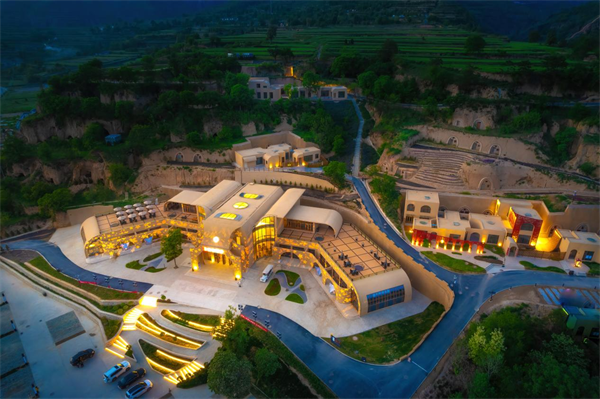 甘肃文旅新地标丨凤凰塬舍民宿，风穿过塬，故事停在这里