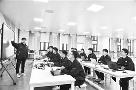 漯河技师学院：深化产教融合 提升办学能力图片