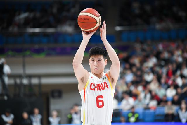 程帅澎8投4中高效得13分1板2助