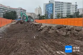 海口海甸二路因排水不畅启动项目重建 预计年底完工图片