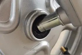 晨意帮忙丨新买的电动车才骑一周就摔伤，质量问题？台铃厂家：她自己摔的，可以鉴定图片