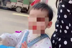 3岁女童遭生父和女友虐待致死，生母：等待判决时遭孩子爷爷嚣张威胁图片