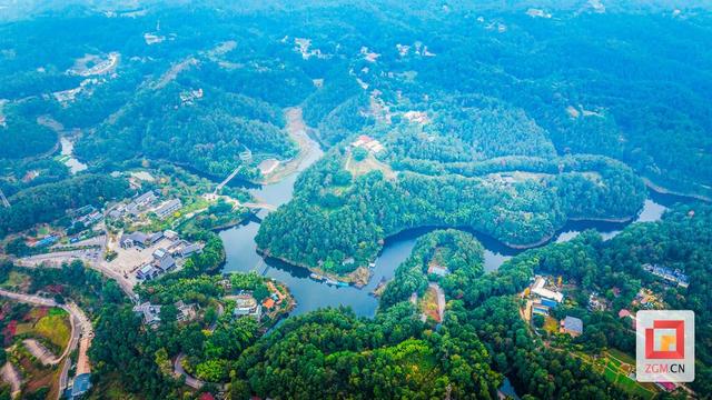 尖山风景区：“天然氧吧”冬景如画