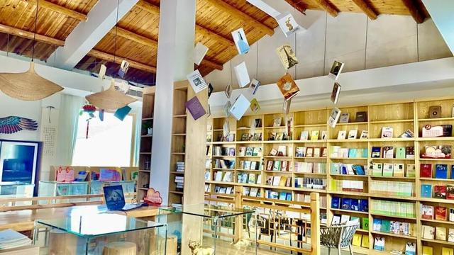 秋光正好，栖霞来邀