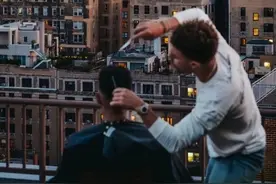 美媒：纽约“骑行理发师”穿梭城市，每次理发收费200美元图片