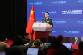 国防部：新修订的共同条令对军队正规化建设作出全面规范（附2025年2月例行记者会文字实录）图片