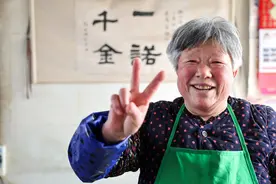 一诺千金：姜恩兰21年替亡夫还债200万元图片