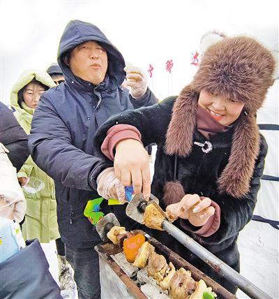 呼伦贝尔：“天天冰雪那达慕”启幕