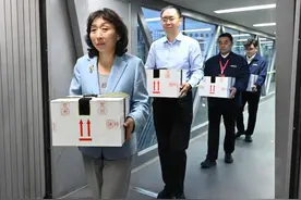 特写：国宝回家！帛书归来图片