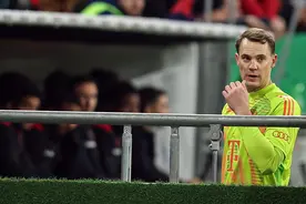 诺伊尔直红，拜仁被勒沃库森淘汰出局图片