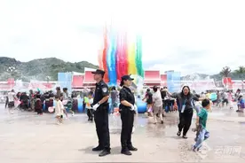 云南磨憨：他们用奉献和坚守 守护人们“泼天”的快乐图片