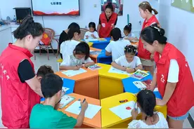 敦化市民主街道中心社区：七彩阳光点亮暑期，儿童之家绽放希望图片