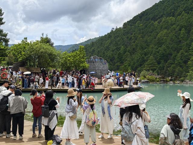 日均3.5万人次！玉龙雪山景区全力保障游客体验