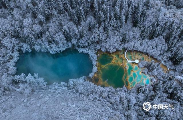 四川阿坝州九寨沟神仙池银装素裹