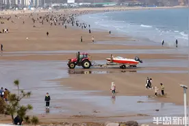 海边漫步图片