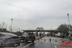 滚动播报：截至4日12时，湖南以下高速公路车流量大图片