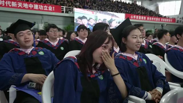 食堂阿姨的“烟火气”发言，比任何鸡汤都珍贵