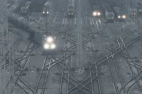 这火车怎么蛇里蛇气的图片