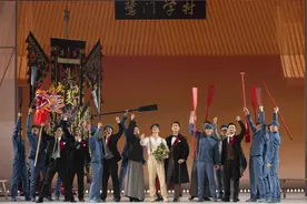 以爱国侨领陈嘉庚先生为原型 舞剧《海的一半》在厦门集美上演图片