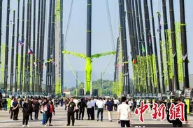 全球最大吨位全地面起重机长沙下线图片