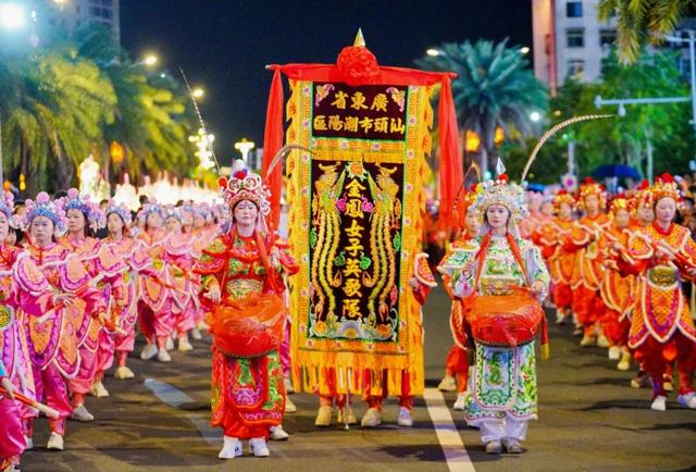 童话+非遗！龙岩连城点燃“夏夜经济”~