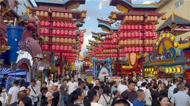暑期文旅市场亮点纷呈：从清凉游到主题展　消费潜力持续释放