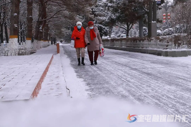 2026在奎屯丨落雪染冬色 烟火暖人心 知己常相伴