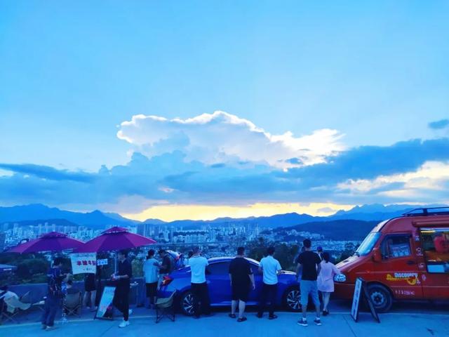 晴雨都能嗨！艺术盛宴、绝美日落、奇幻夜游，总有一款适合你→