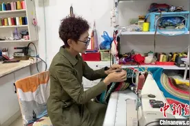 蒙古族服饰“第四代传承人”：很开心年轻人将其作为“日常穿搭”图片