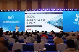 2025年中国冰雪产业规模将超1万亿元图片