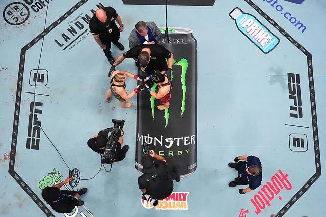 张伟丽挑战蝇量级冠军舍甫琴科失败，但她的未来依然不可限量