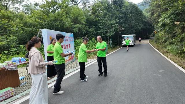 青春护航 丈量初心丨这场职工徒步活动的志愿服务超暖心～