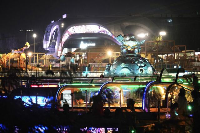 朝阳国际灯光消费季开幕，53处光影装置点亮夜色